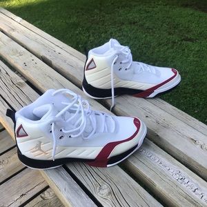 NEVER WORN Men’s size 11 Jordan Show’m shoes.